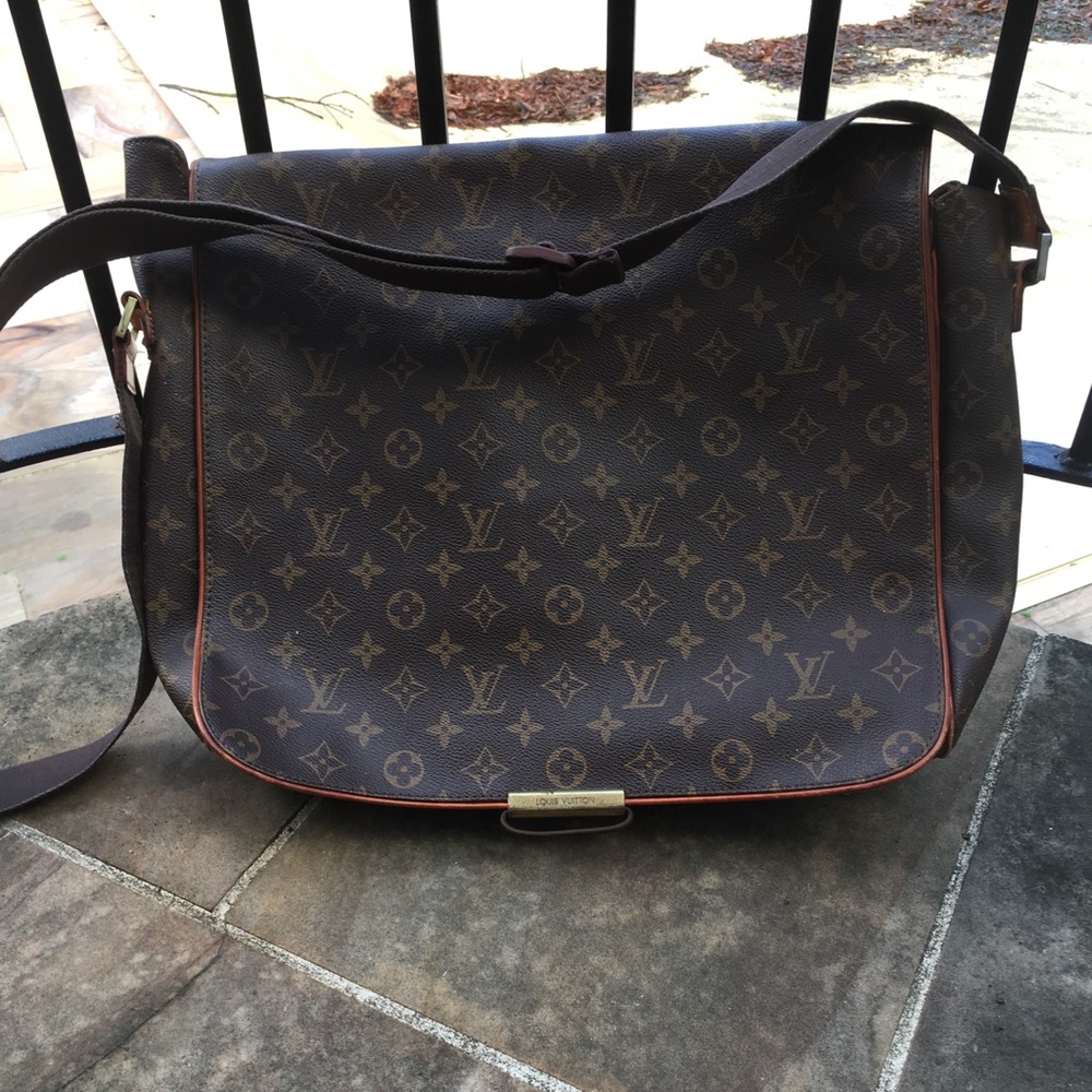 Louis Vuitton Messenger Bag